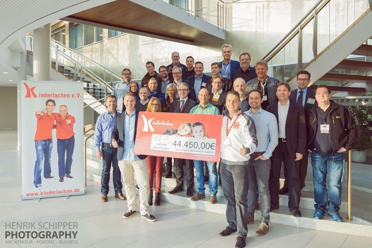 Spendenübergabe des BNI Chapter Phönix Dortmund an Kinderlachen e. V. im Jahr 2016: 44.450 €