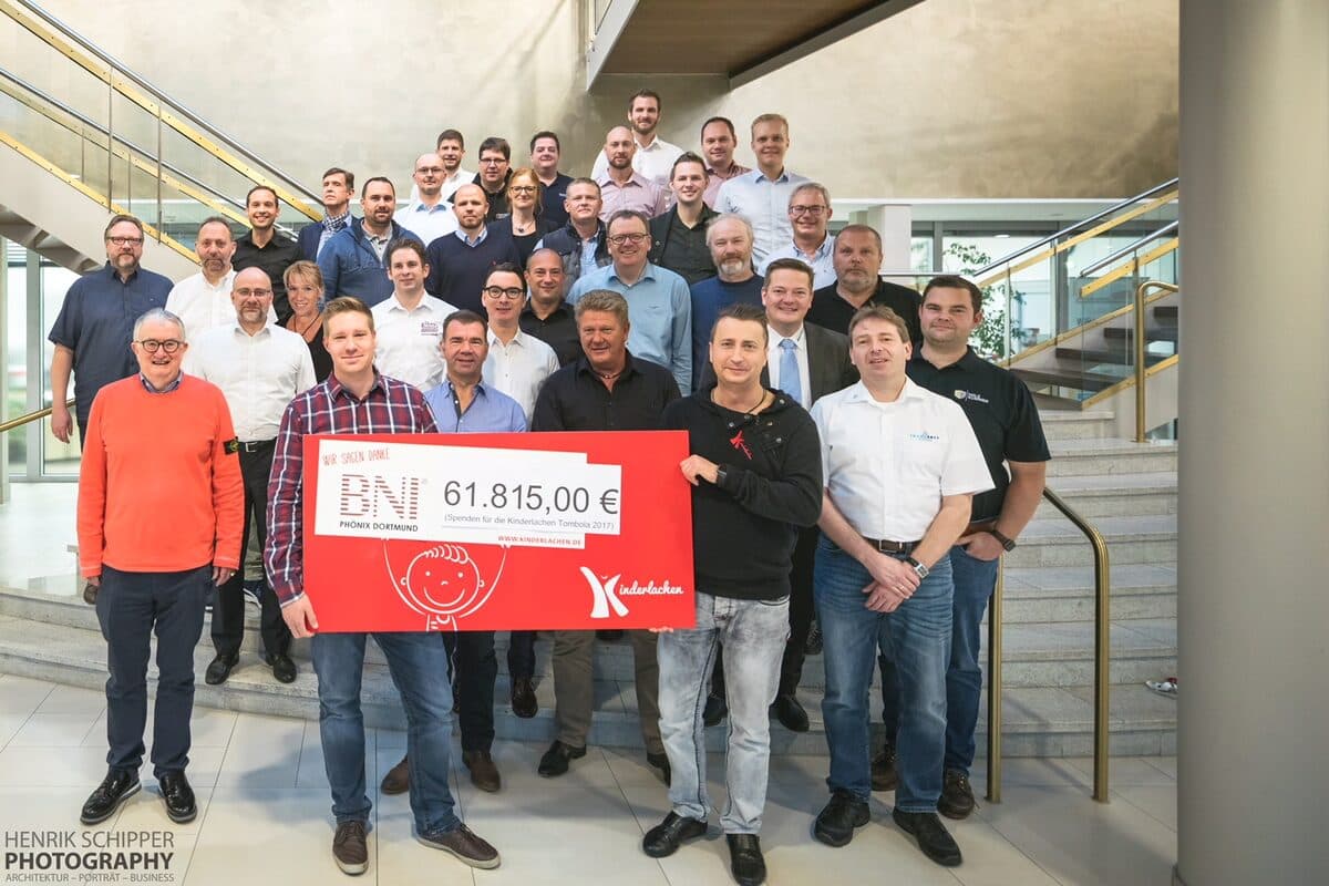 Spendenübergabe des BNI Chapter Phönix Dortmund an Kinderlachen e. V. im Jahr 2017: 61.815 €